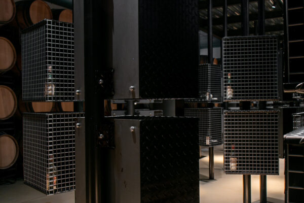 Fotografía arquitectónica sala de crianza en bodega