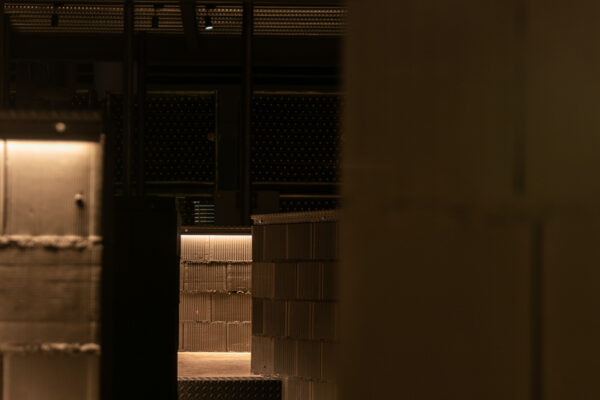 Fotografía arquitectónica sala de crianza en bodega