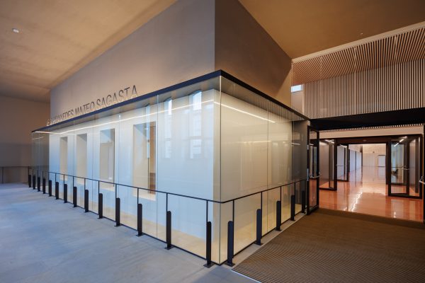Fotografía arquitectónica. Entrada Sur. Instituto Sagasta
