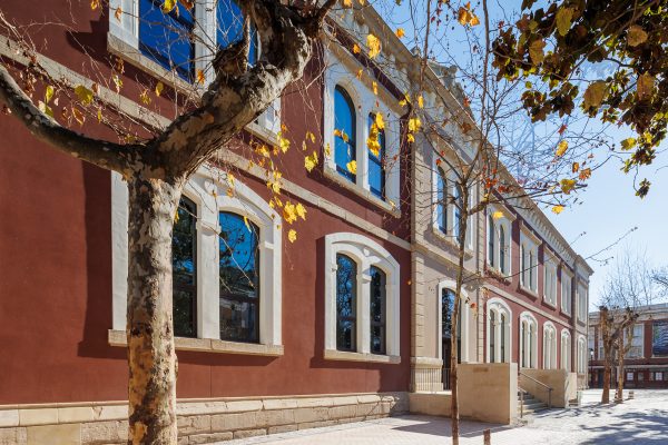 Fotografía de arquitectura. Fachada instituto Sagasta